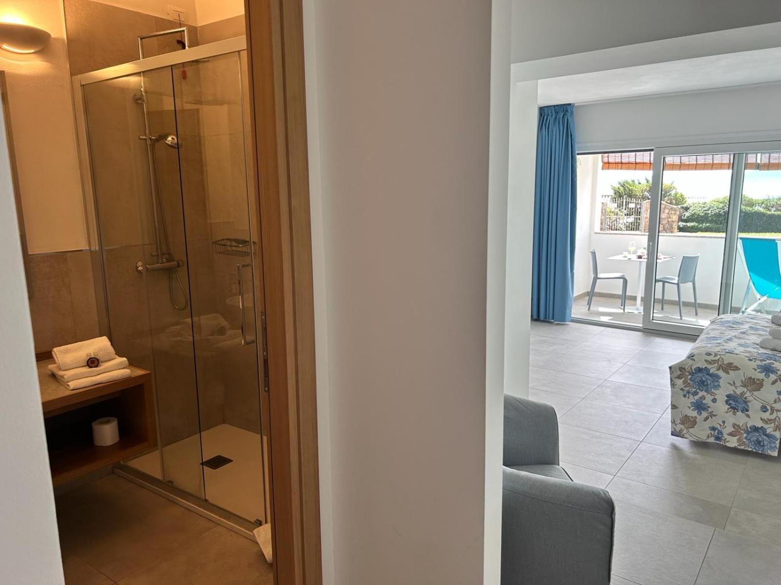 Rooms, Affittacamere Maksim ゴルフォ・アランチ エクステリア 写真