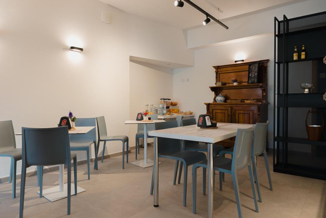 Rooms, Affittacamere Maksim ゴルフォ・アランチ エクステリア 写真