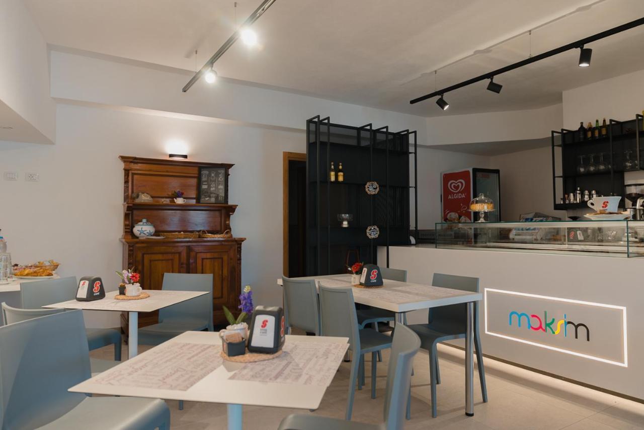 Rooms, Affittacamere Maksim ゴルフォ・アランチ エクステリア 写真