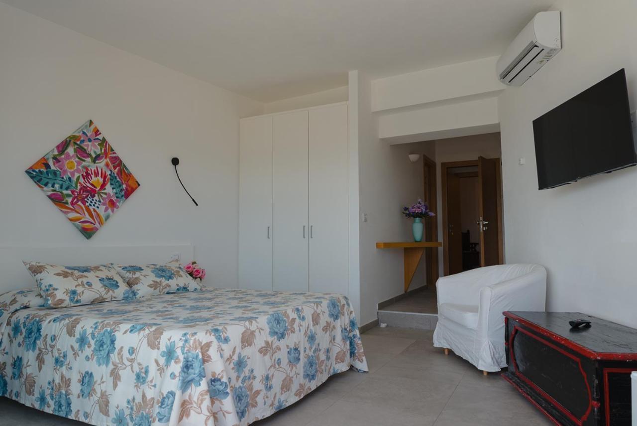 Rooms, Affittacamere Maksim ゴルフォ・アランチ エクステリア 写真