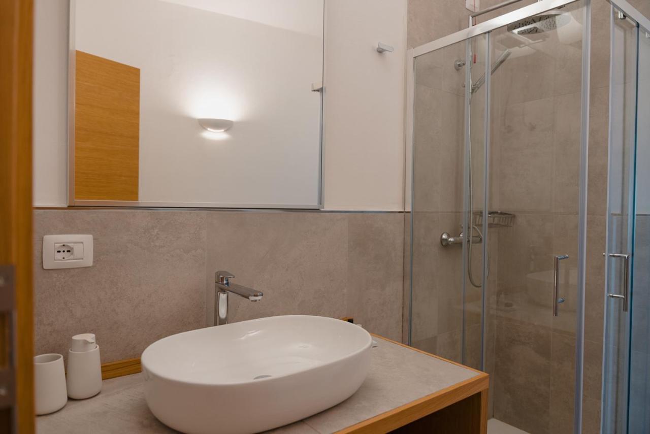Rooms, Affittacamere Maksim ゴルフォ・アランチ エクステリア 写真