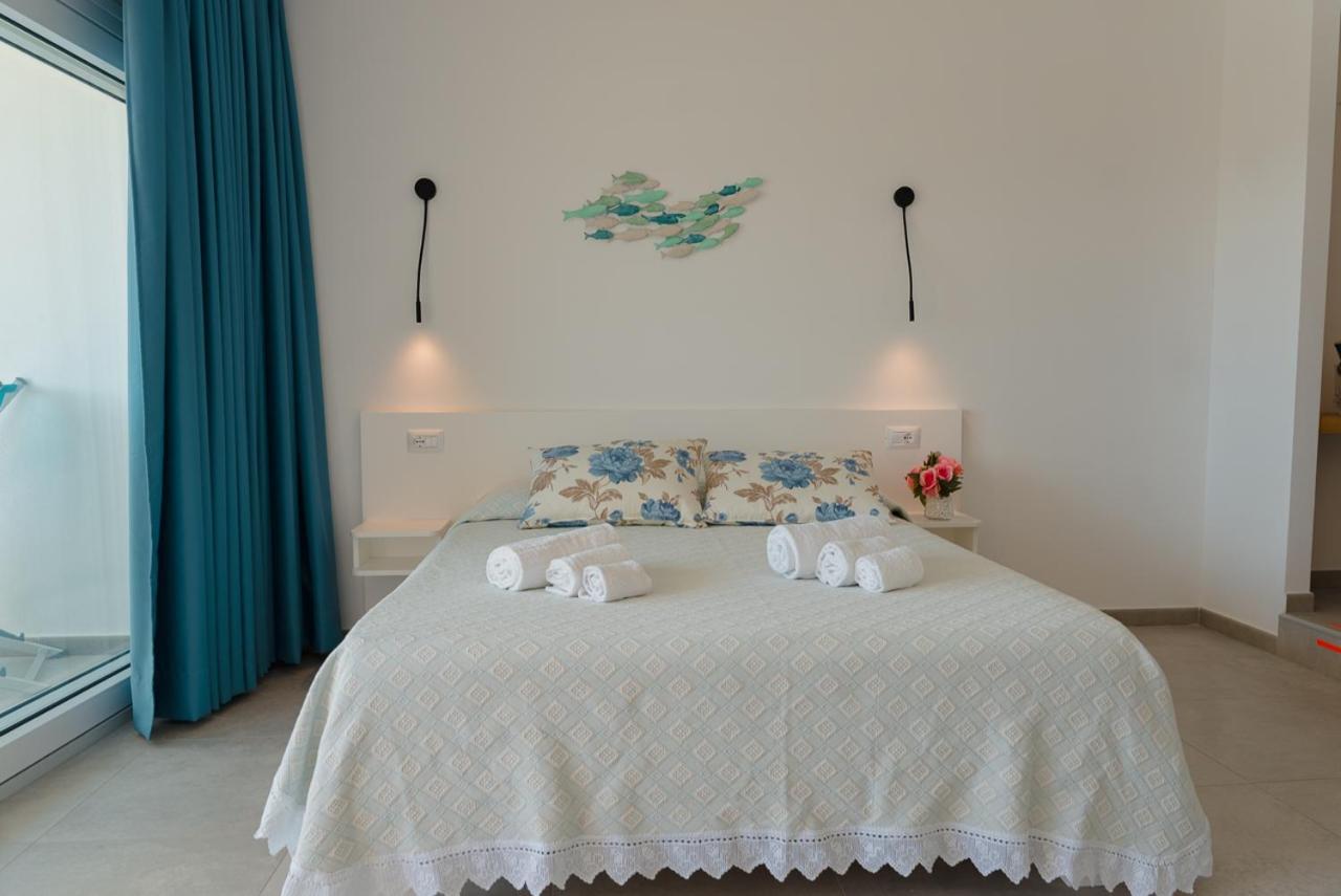Rooms, Affittacamere Maksim ゴルフォ・アランチ エクステリア 写真