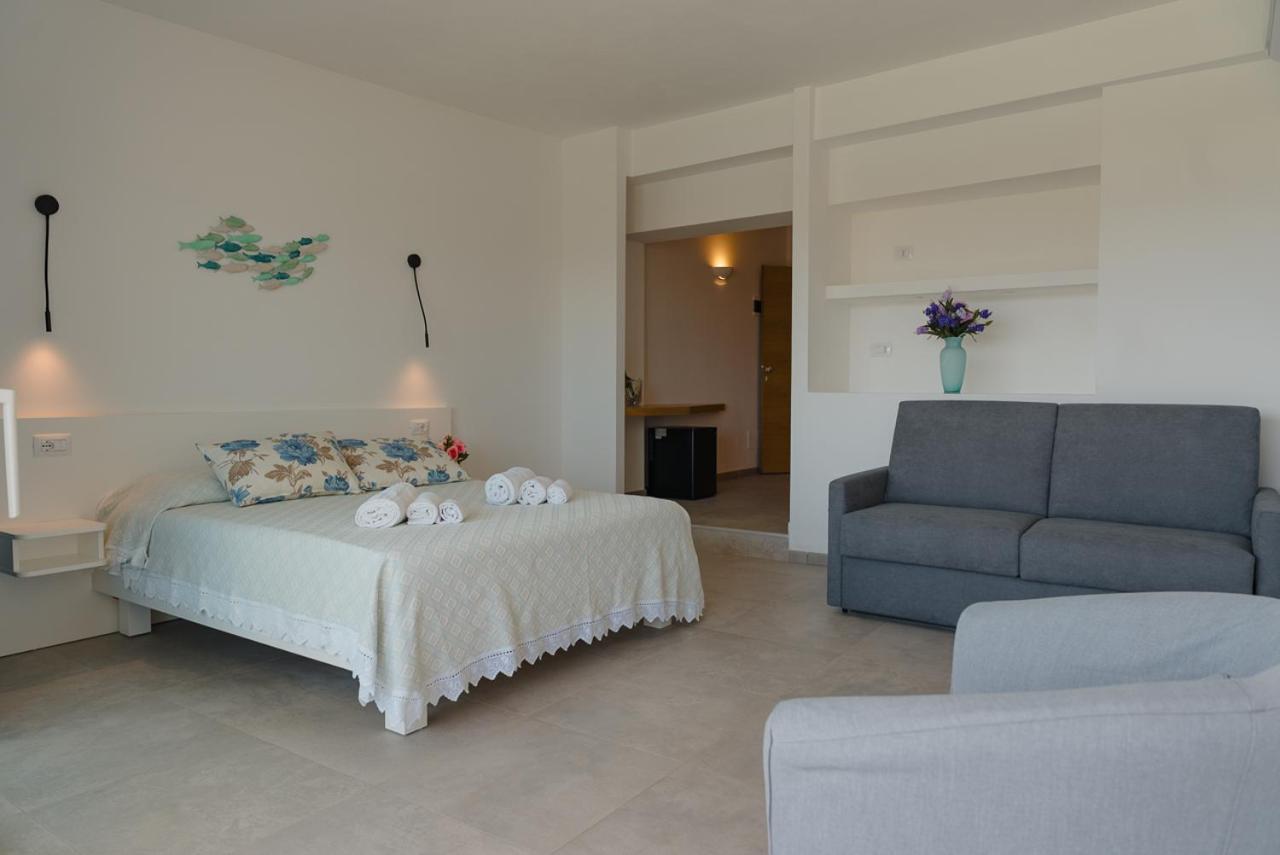 Rooms, Affittacamere Maksim ゴルフォ・アランチ エクステリア 写真